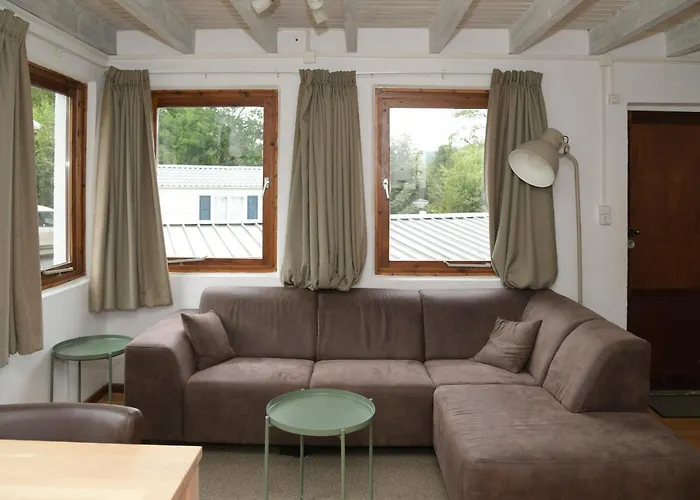 Basic Op Val D'or אתר קמפינג